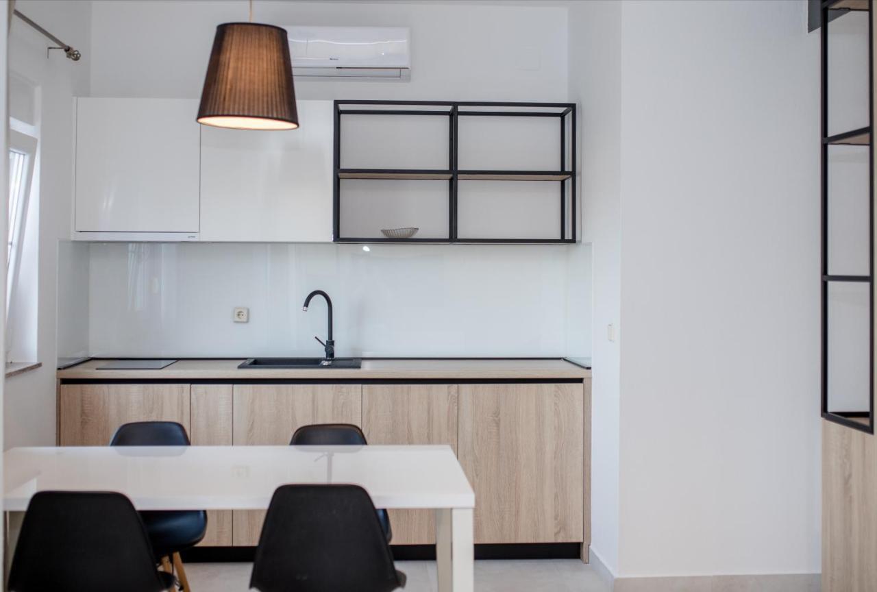 Luxury Suites Bellevue Lopar Bagian luar foto