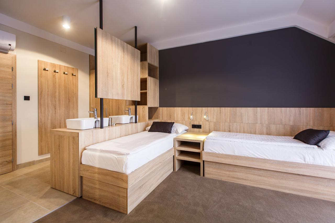 Luxury Suites Bellevue Lopar Bagian luar foto