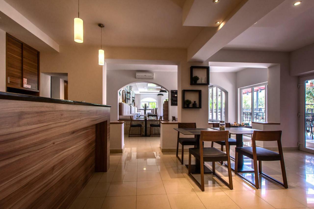 Luxury Suites Bellevue Lopar Bagian luar foto